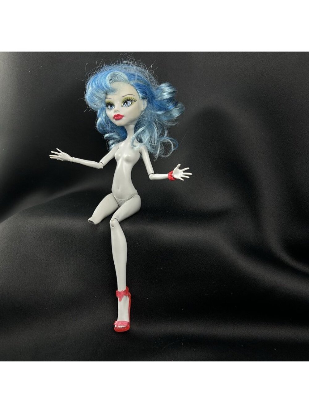 Monster High Ghoulia Yelps Doll by Matel 2008 Skull Shores Nude Missing Leg